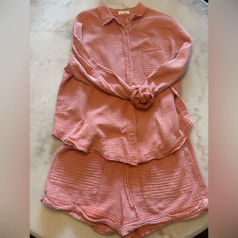 Blu Pepper long sleeve gauze top & shorts